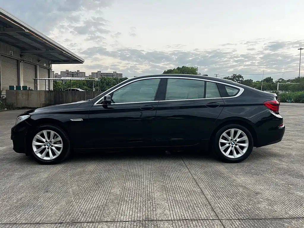 BMW 5 Series GT — миниатюра 4
