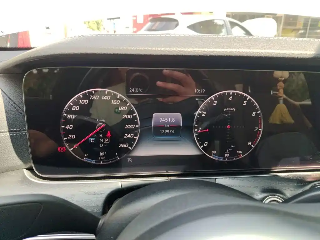 Mercedes-Benz E-Class — миниатюра 12