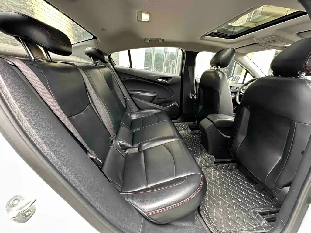 Chevrolet Cruze — миниатюра 15