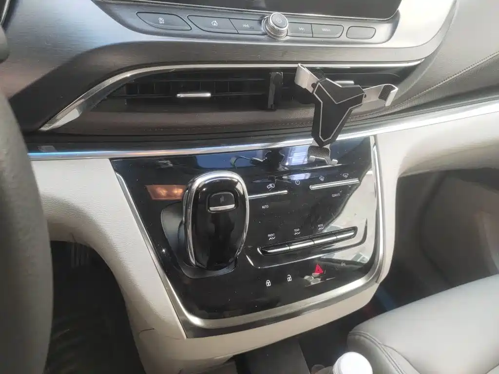Buick GL8 — миниатюра 15