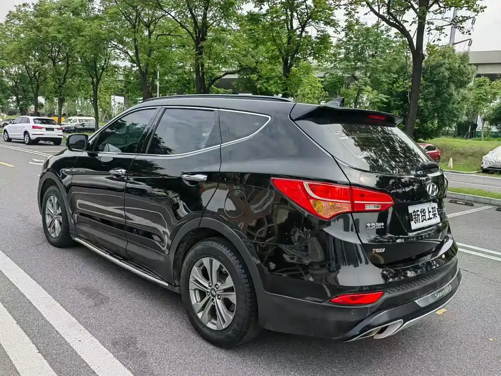 Hyundai Santa Fe 2015 2.0T AT 5 мест
