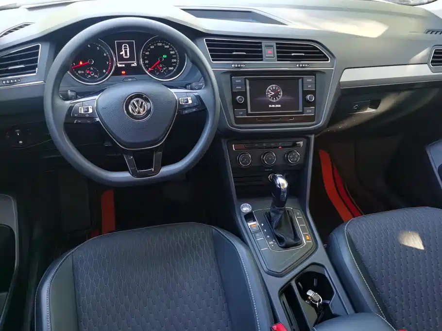Volkswagen Tiguan L — миниатюра 12