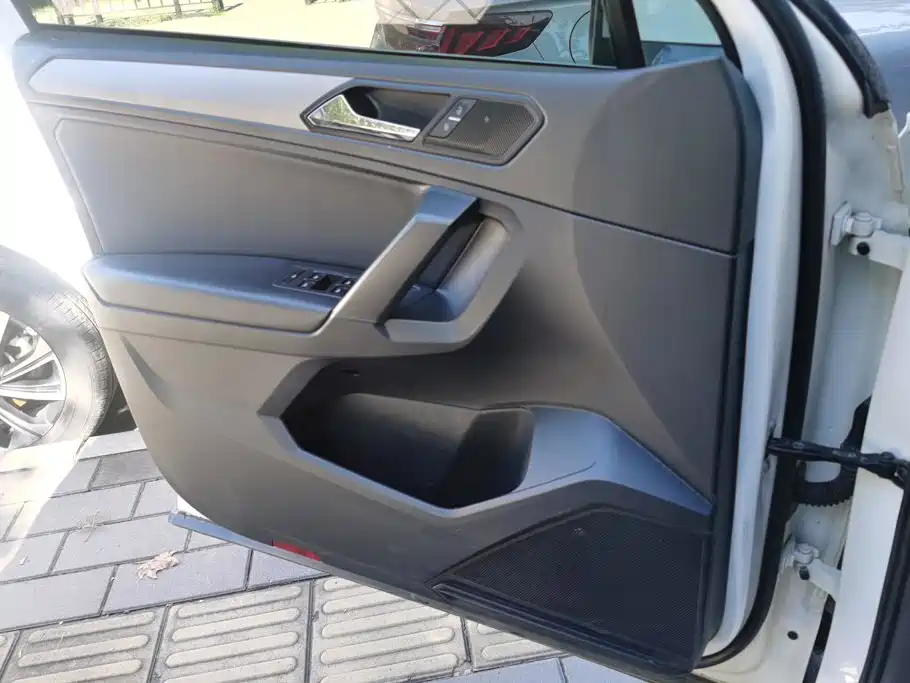 Volkswagen Tiguan L — миниатюра 7