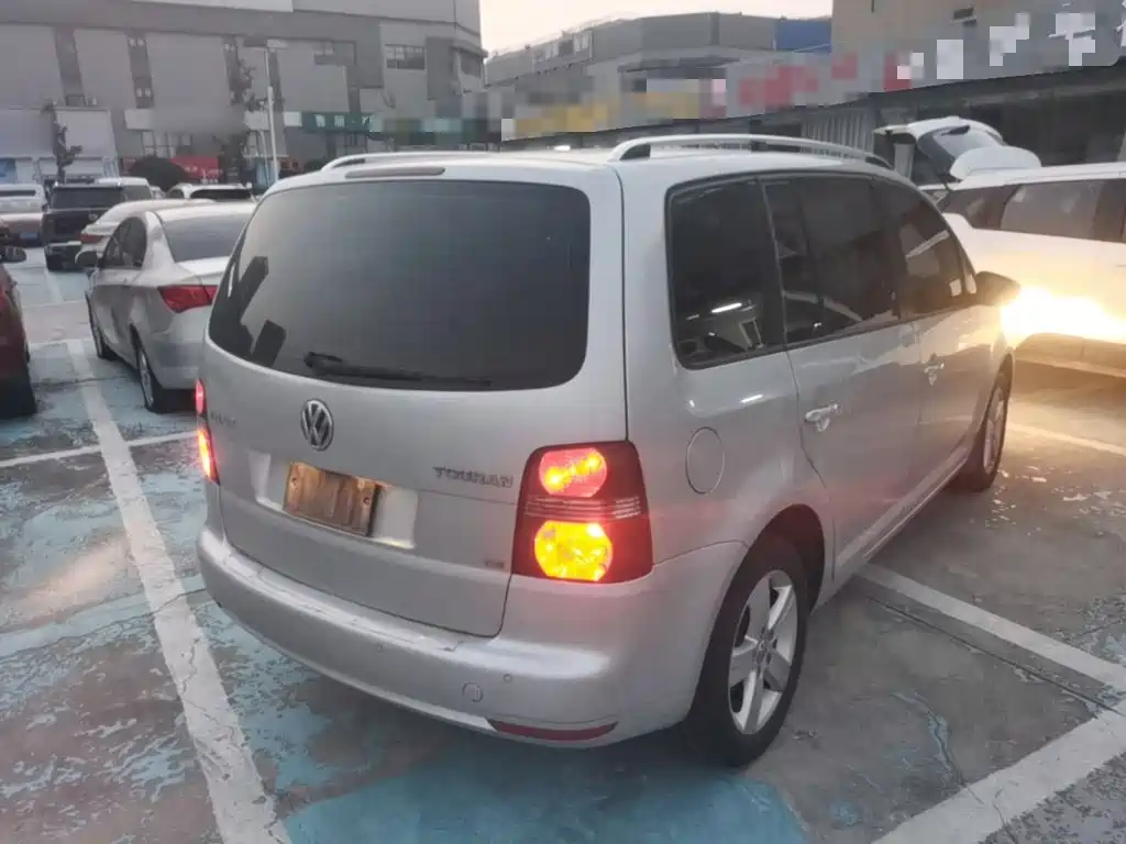 Volkswagen Touran — миниатюра 7