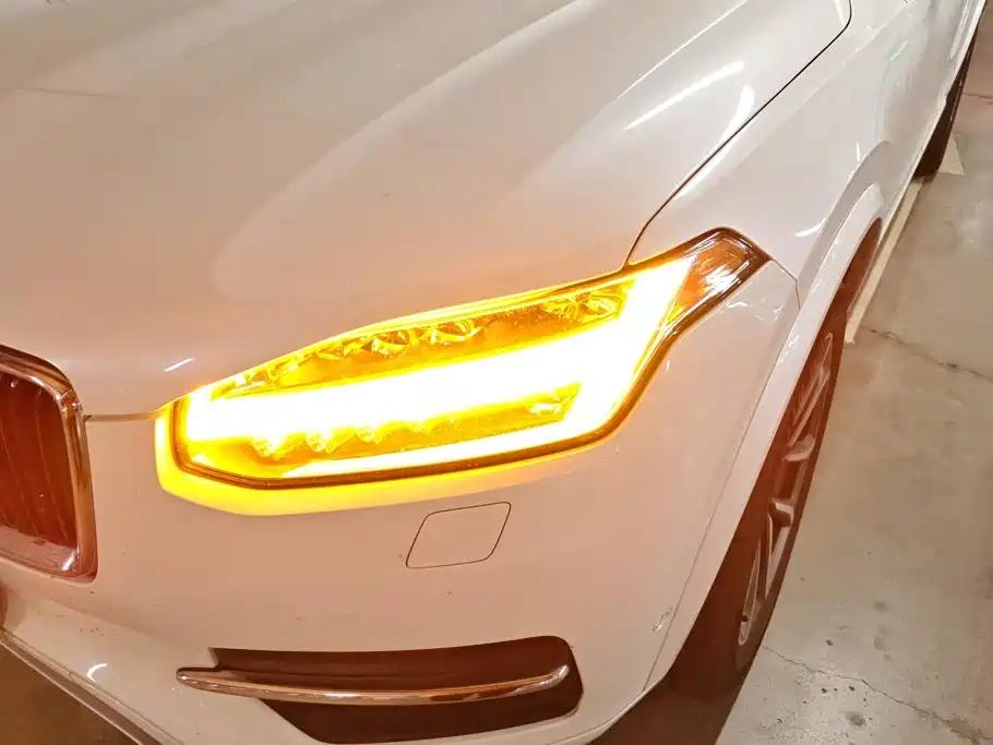 Volvo XC90 — миниатюра 5