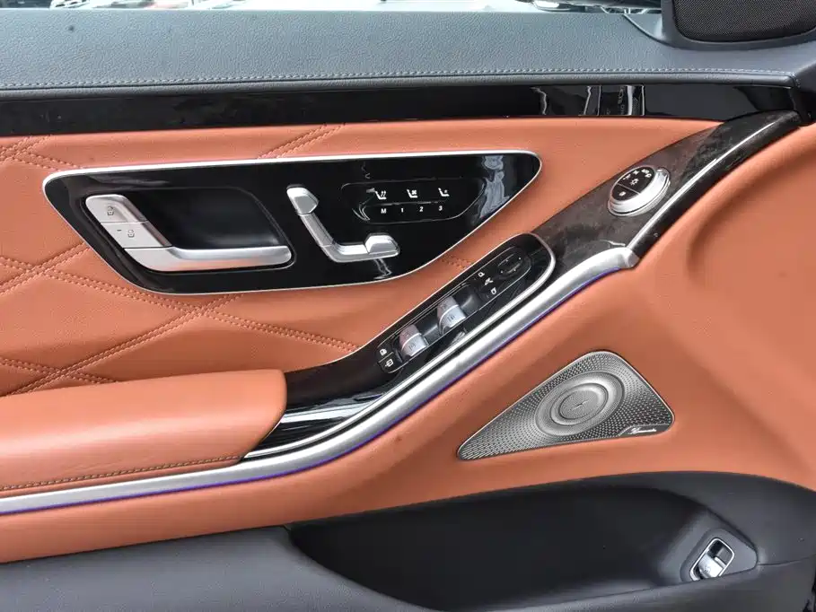 Mercedes-Benz S-Class — миниатюра 12