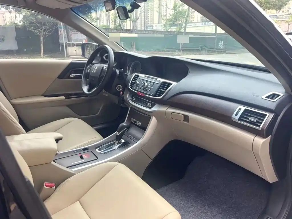 Honda Accord — миниатюра 8