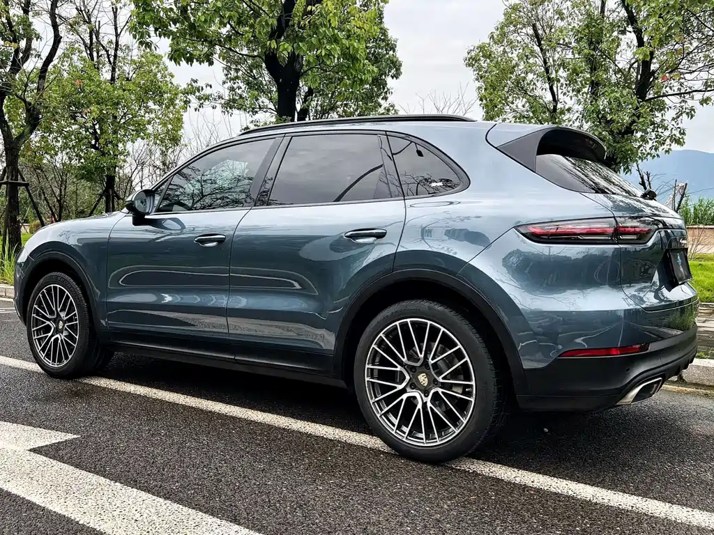 Porsche Cayenne — миниатюра 4