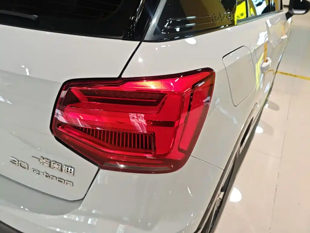 Audi Q2L e-tron — миниатюра 24