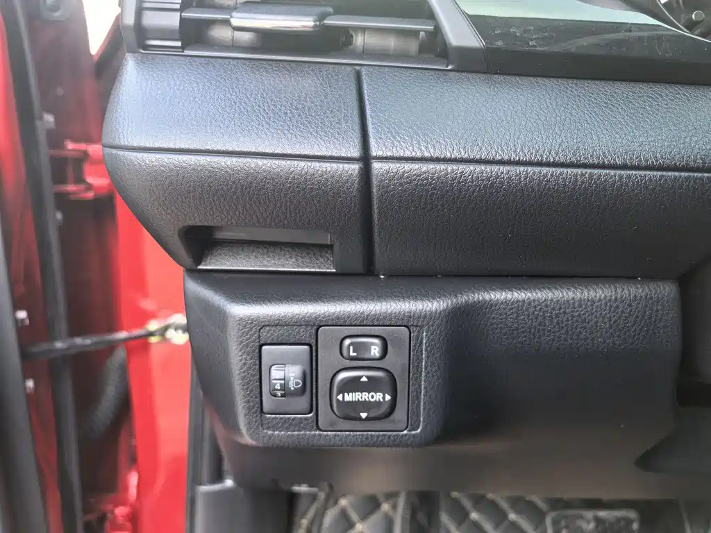 TOYOTA YARIS L ZHIXUAN