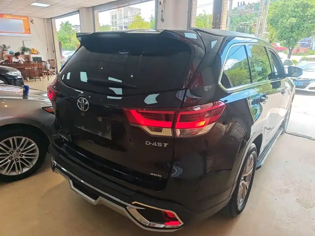 Toyota Highlander 2021 2.0T Elite 7 мест