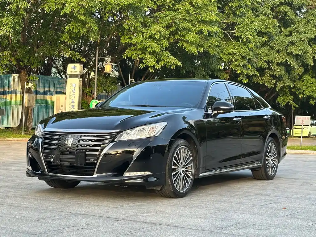 Купить Toyota Crown