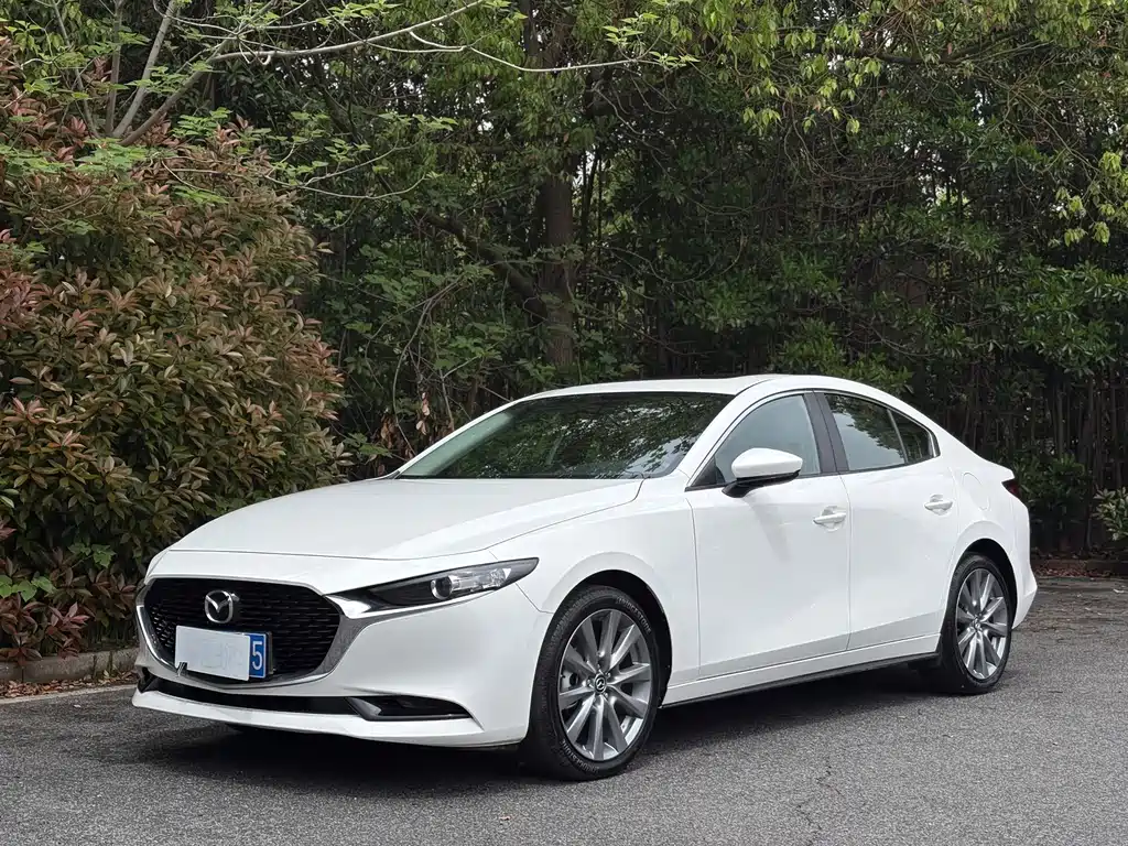 Mazda 3 Axela 2024