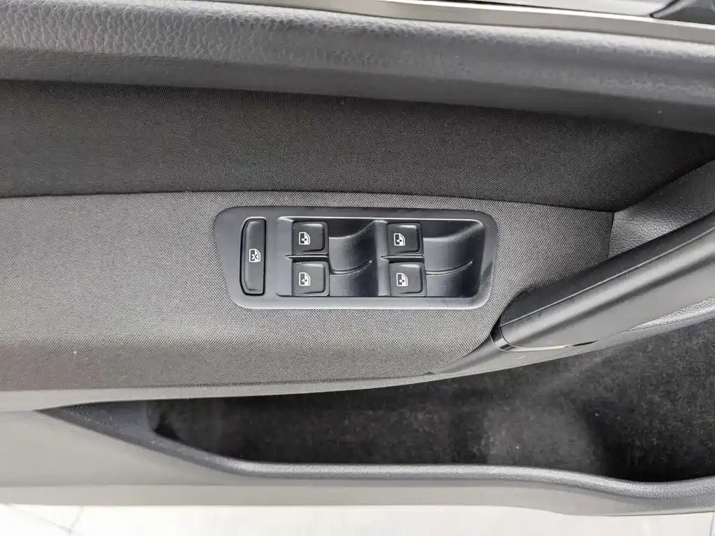 Volkswagen Golf Sportsvan — миниатюра 9