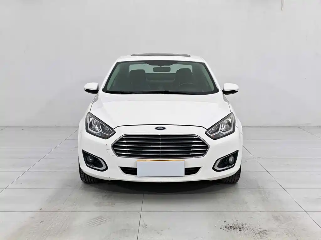 Ford Escort 2015 1.5L AT Fashion