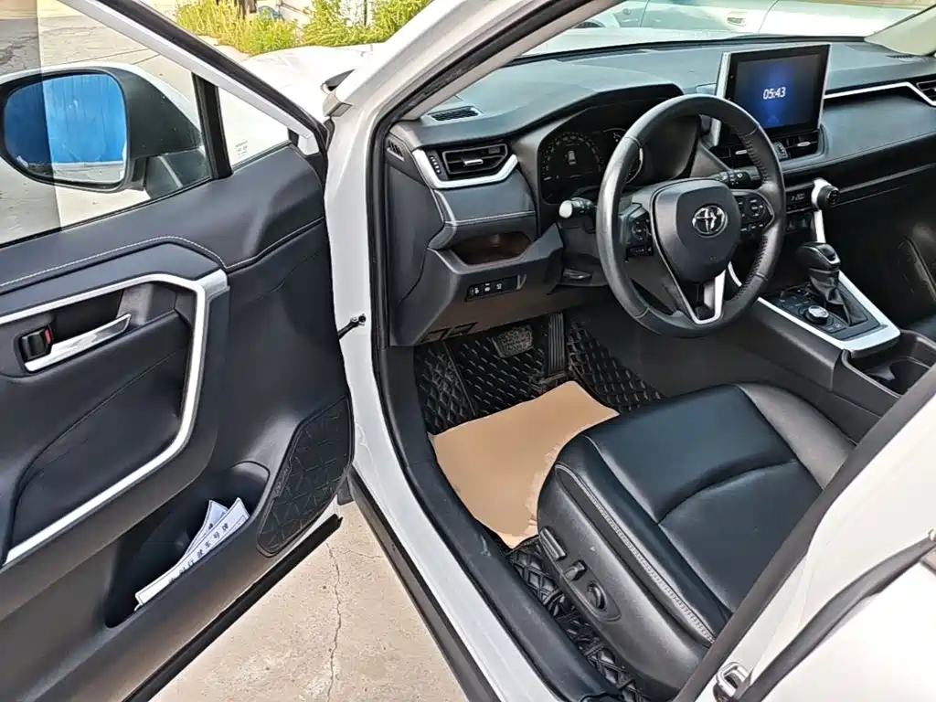 Toyota RAV4 — миниатюра 12