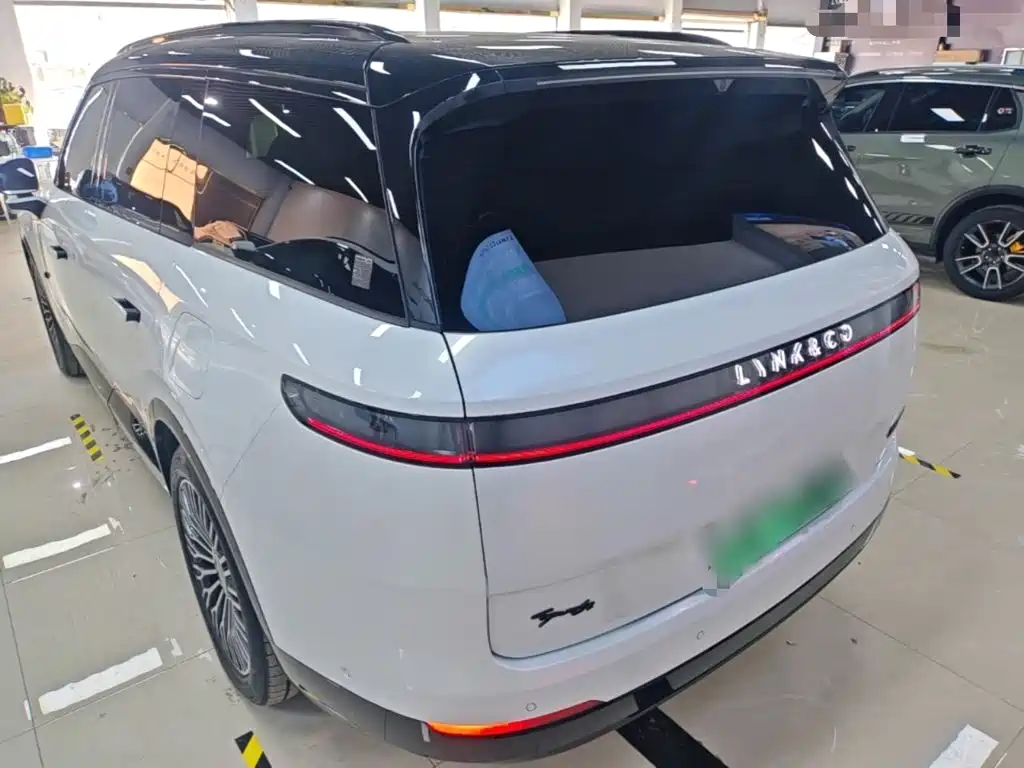 Lynk & Co Рука 900. — миниатюра 5