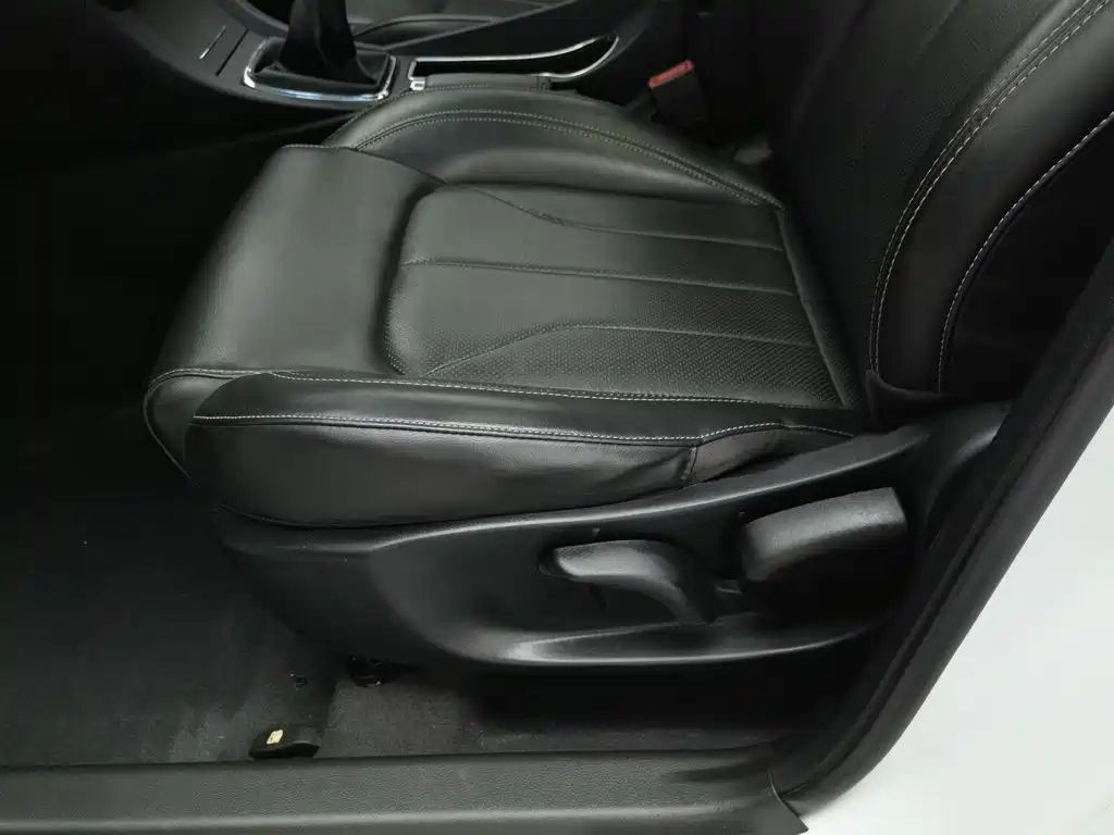 Geely Emgrand — миниатюра 20
