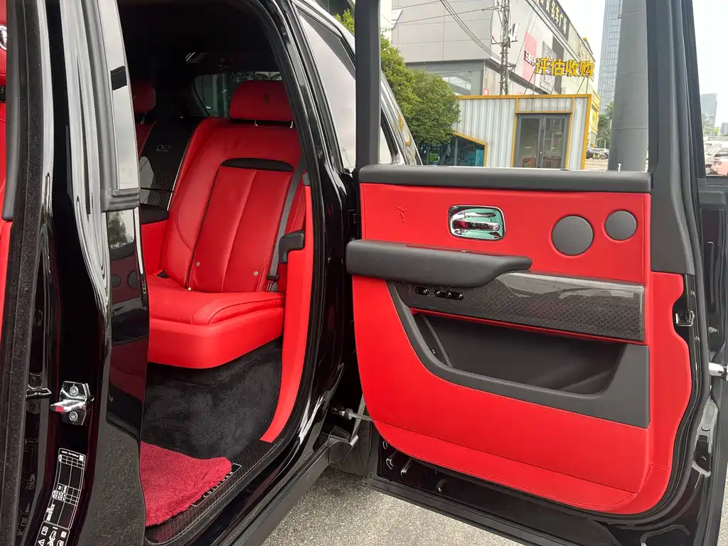 Rolls-Royce Cullinan 2022 Black Badge