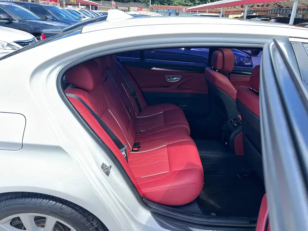 BMW 5 Series — миниатюра 18