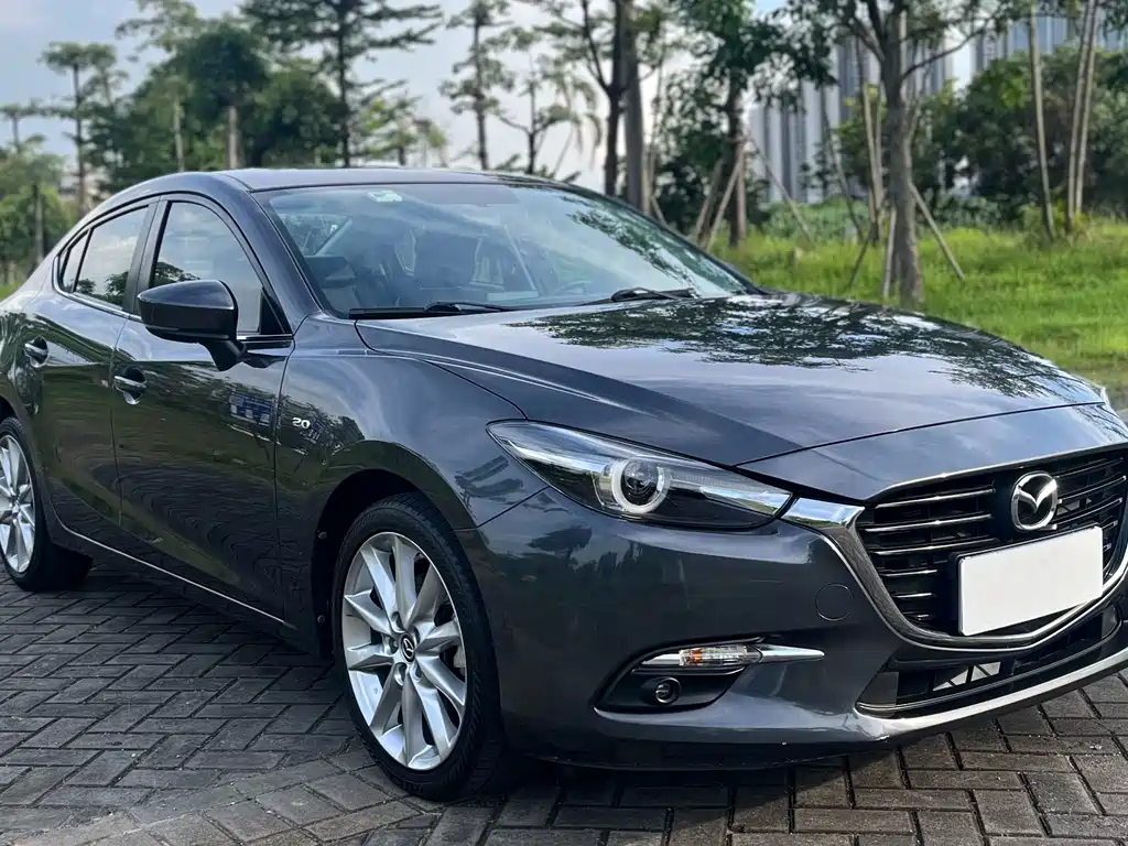 Mazda Mazda3 3 2019 2.0L AT Luxury V