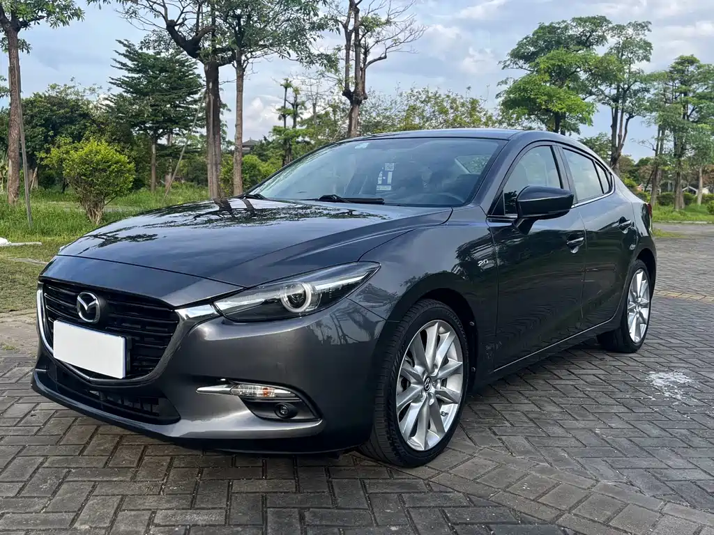 Mazda Mazda3 3 2019 2.0L AT Luxury V