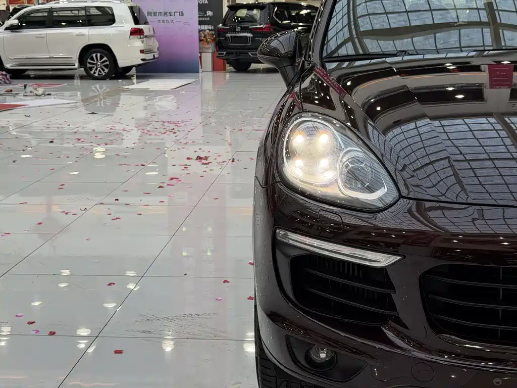 PORSCHE CAYENNE