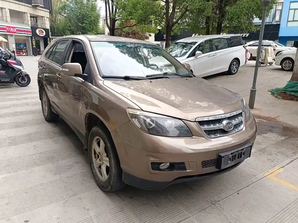 BYD S6 — миниатюра 3
