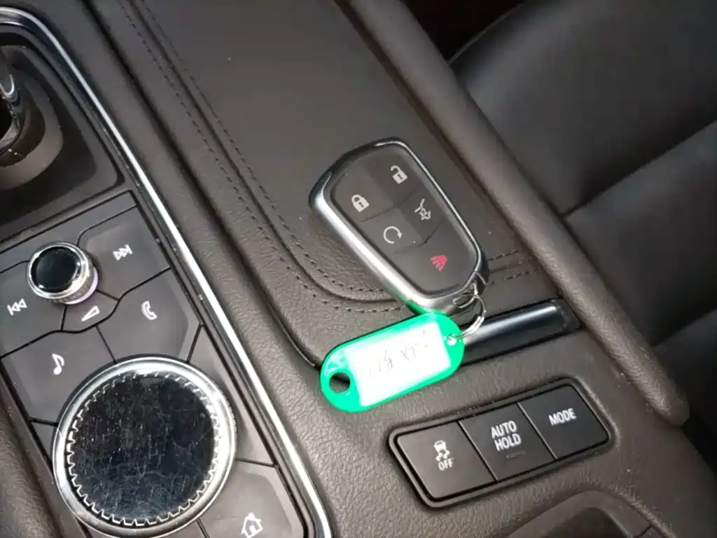 Cadillac XT6 2022 2.0T мест Luxury