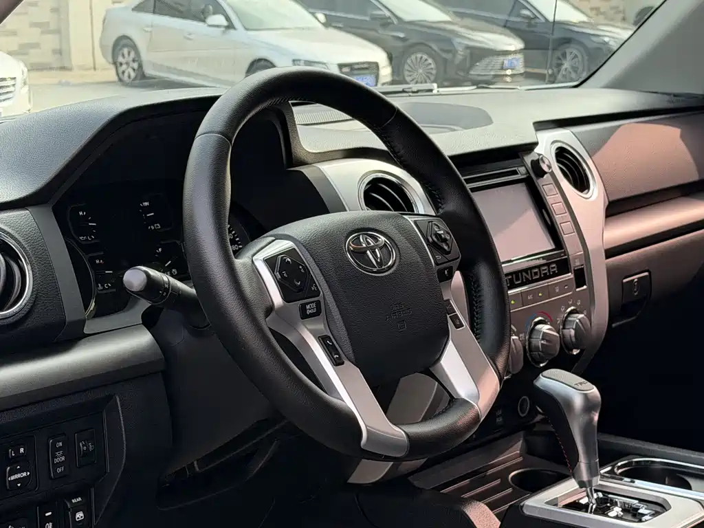 Toyota Tundra 2018 5.7L