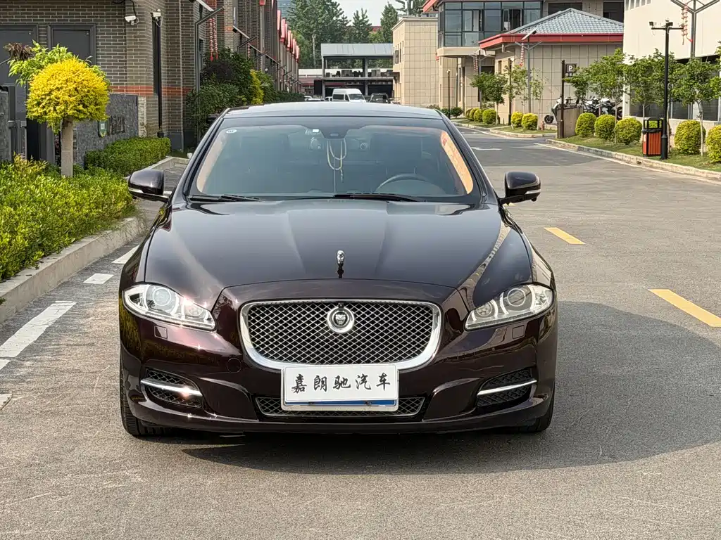 Jaguar XJ — миниатюра 2