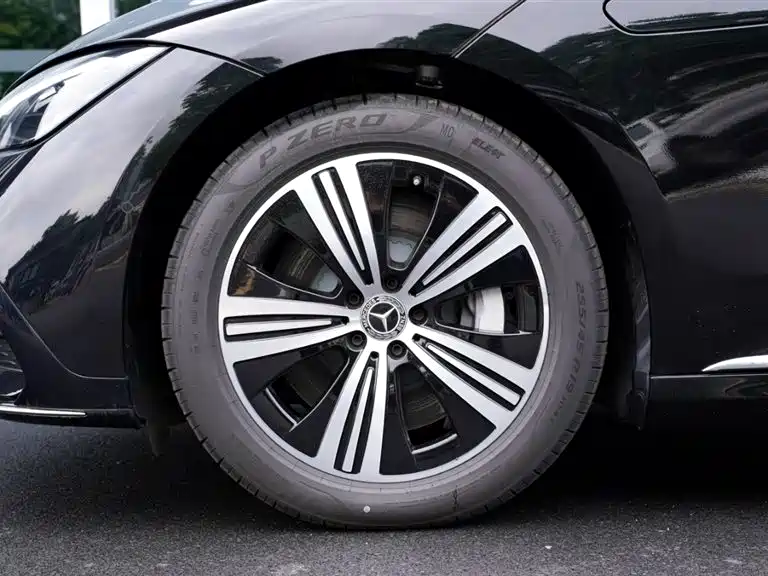 Mercedes-Benz EQE 2025 500 4MATIC