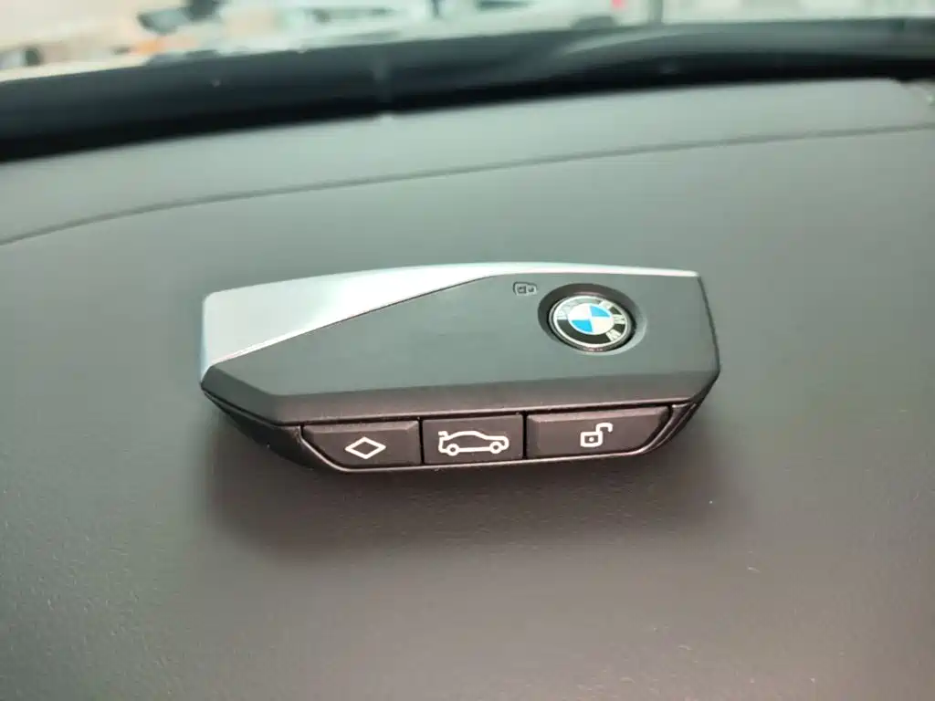 BMW i5 — миниатюра 9