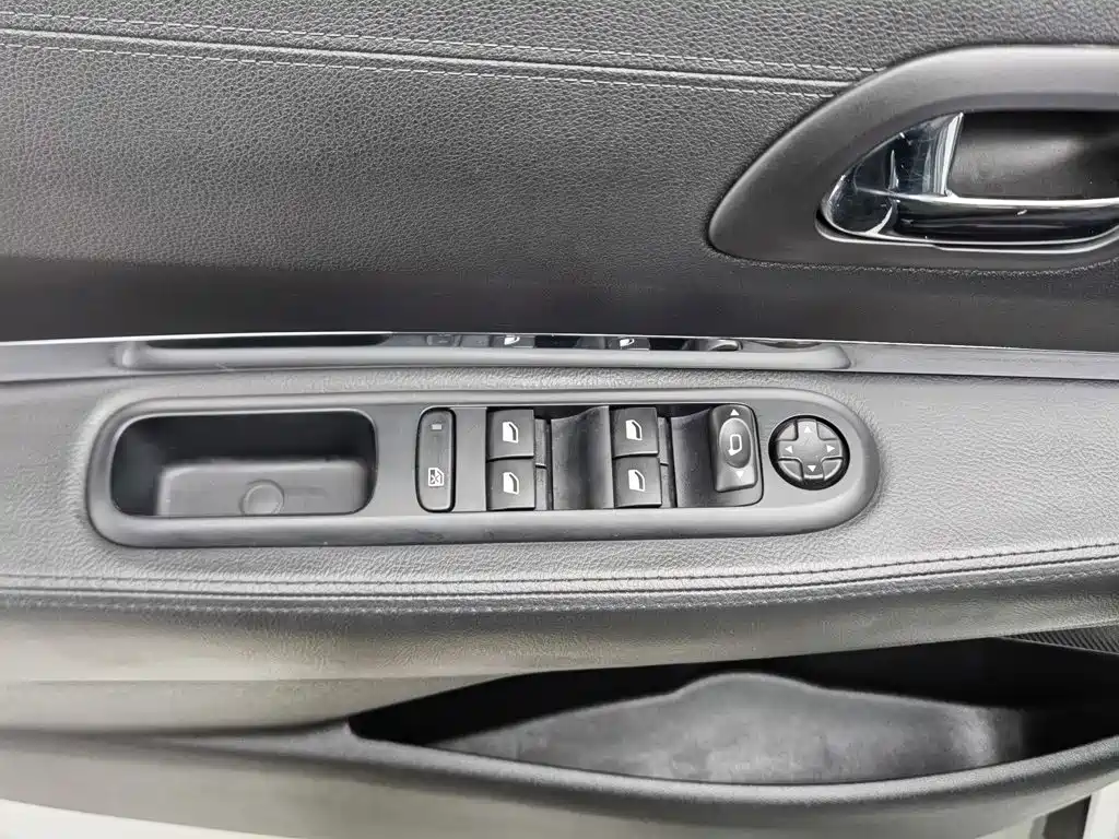 Peugeot 3008 — миниатюра 9