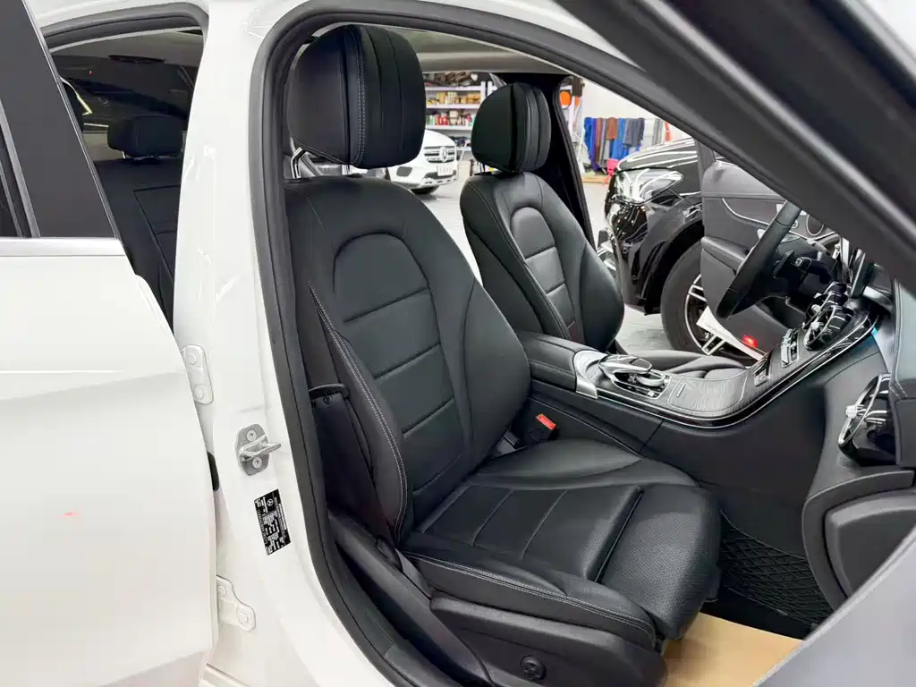 Mercedes-Benz C-Class — миниатюра 16