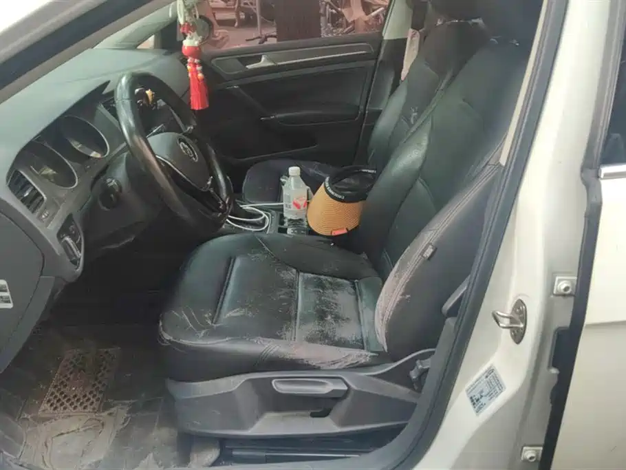 Volkswagen Golf 2015 1.6L AT Comfort