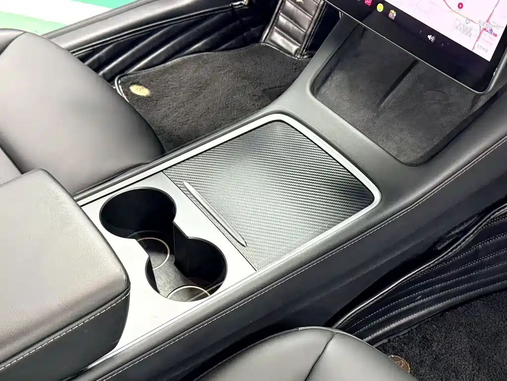 Tesla Model 3 — миниатюра 9