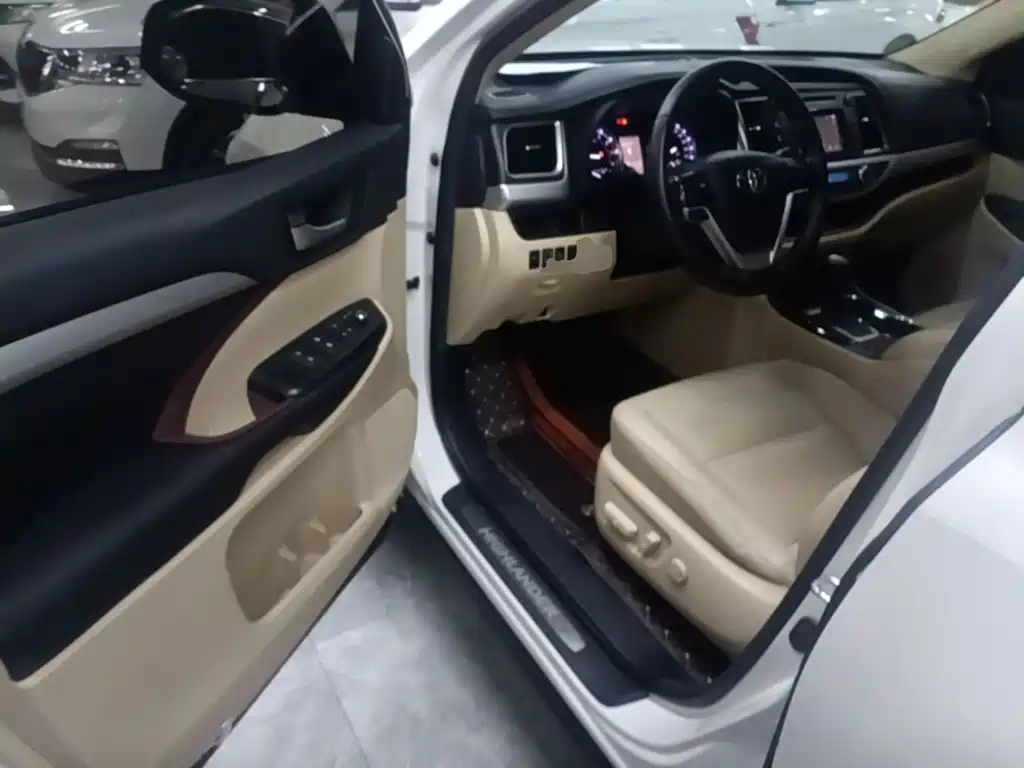 Toyota Highlander — миниатюра 16