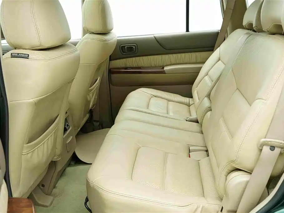 Nissan Patrol — миниатюра 14