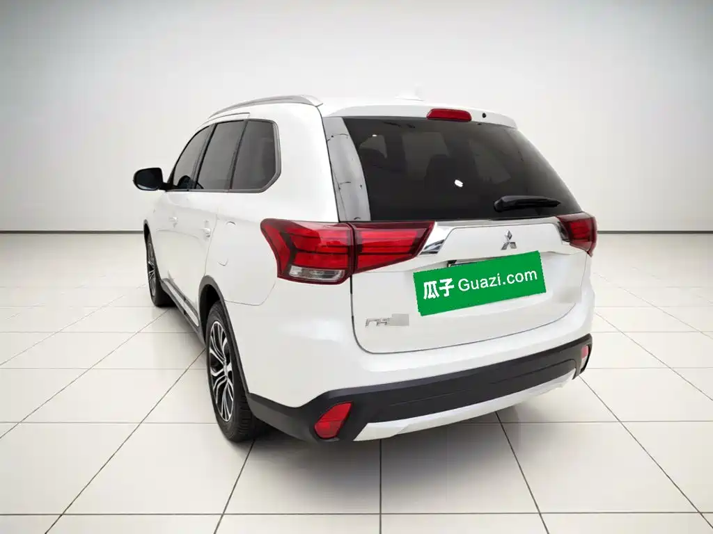 Mitsubishi Outlander — миниатюра 4