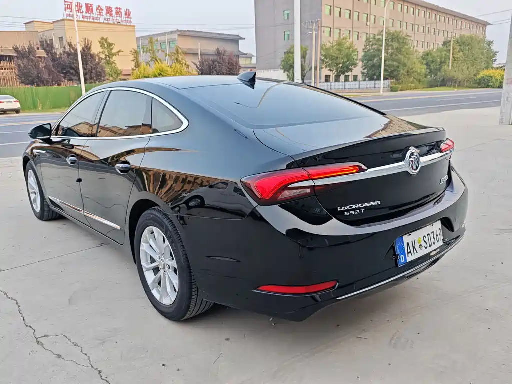 Buick LaCrosse — миниатюра 8