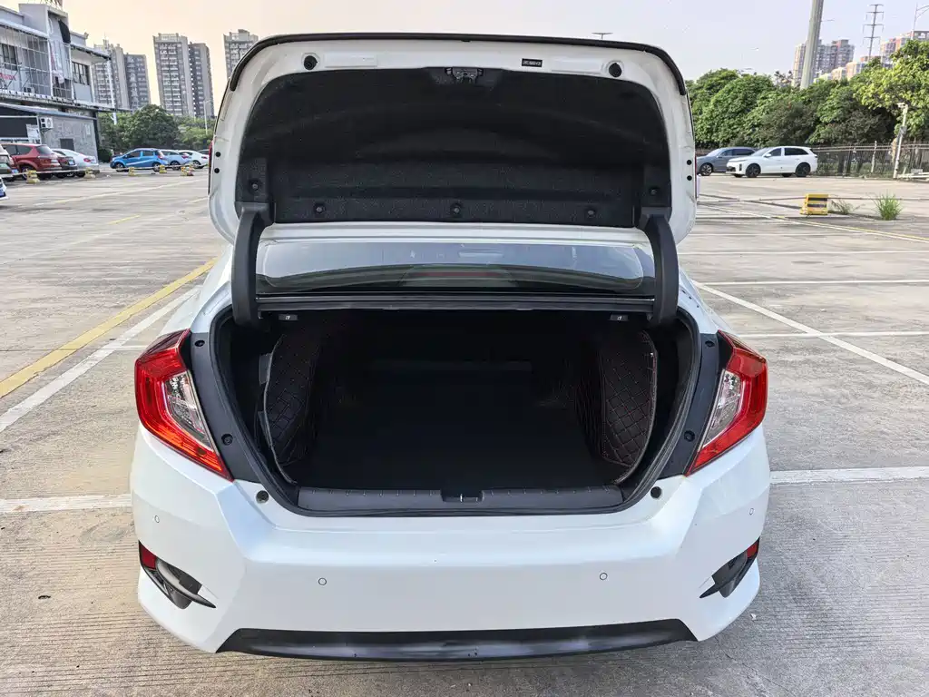 Honda Civic — миниатюра 7