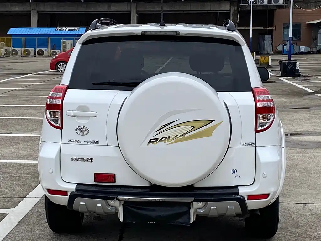 Toyota RAV4 2012 2.4L AT Luxury