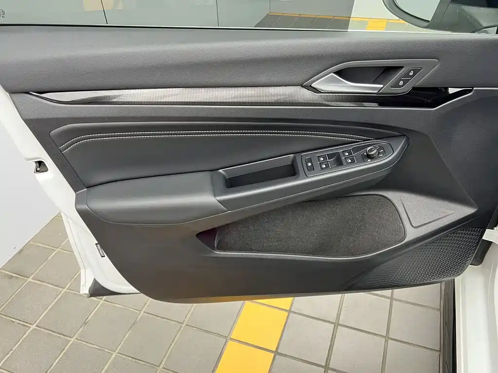 Volkswagen Golf — миниатюра 15
