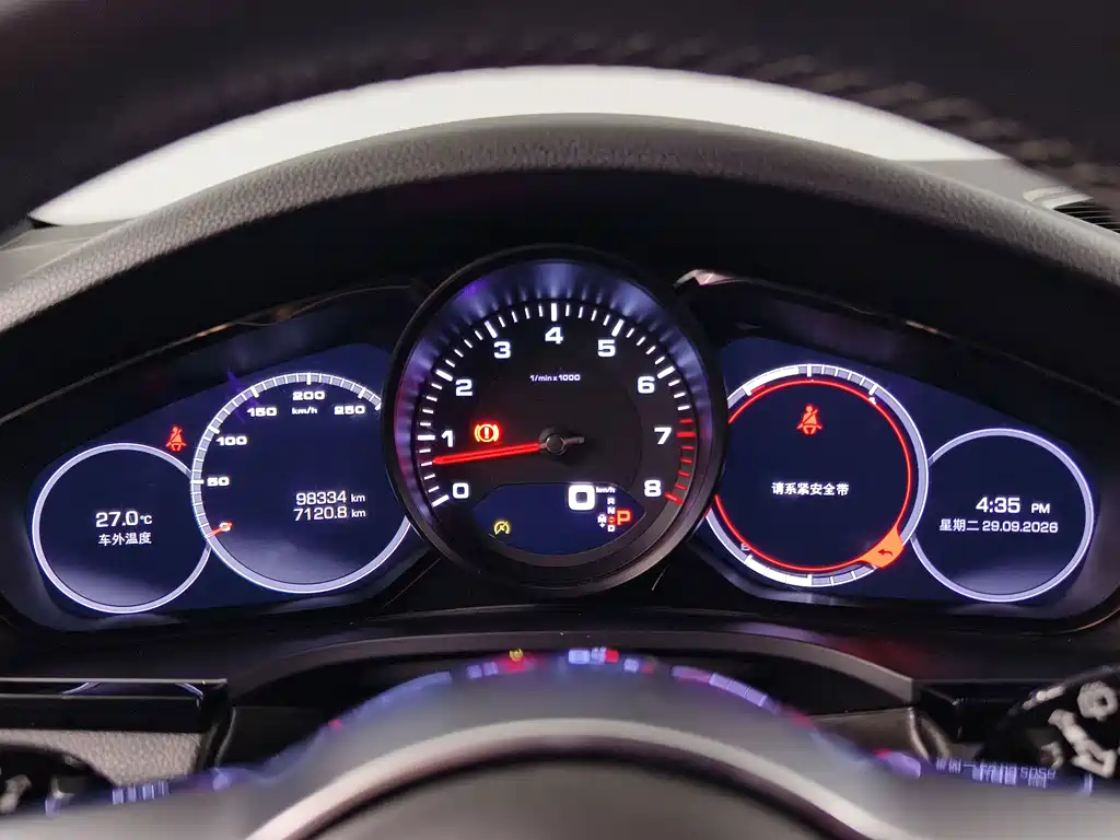 Porsche Cayenne — миниатюра 9