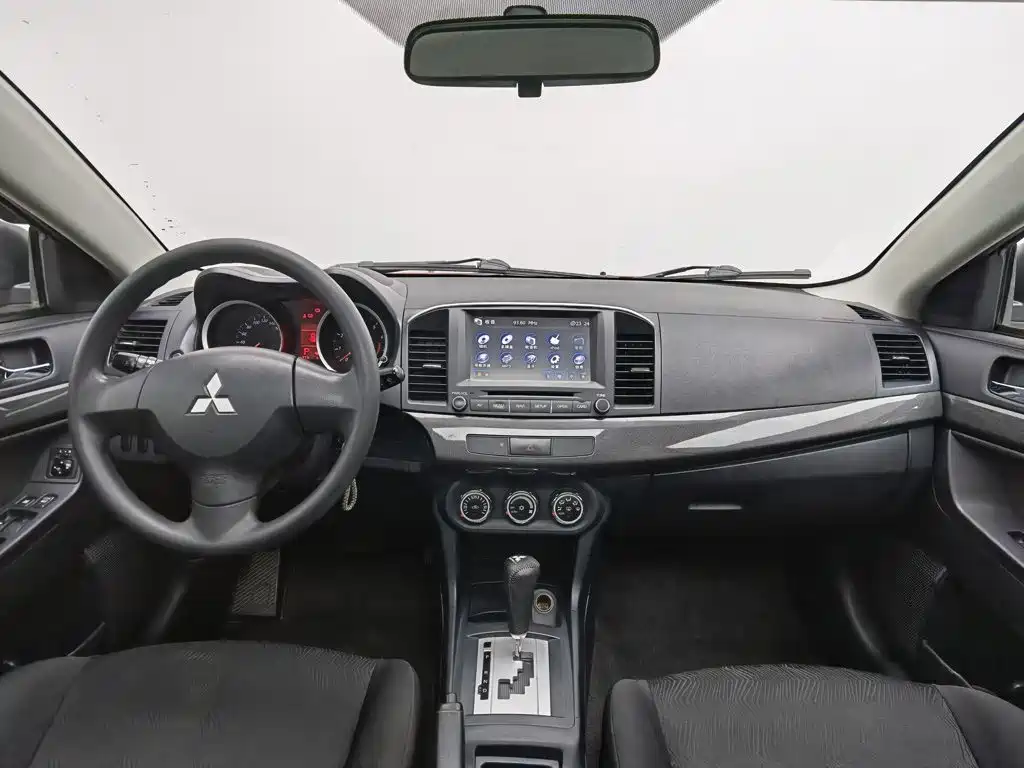 Mitsubishi Lancer EX — миниатюра 5