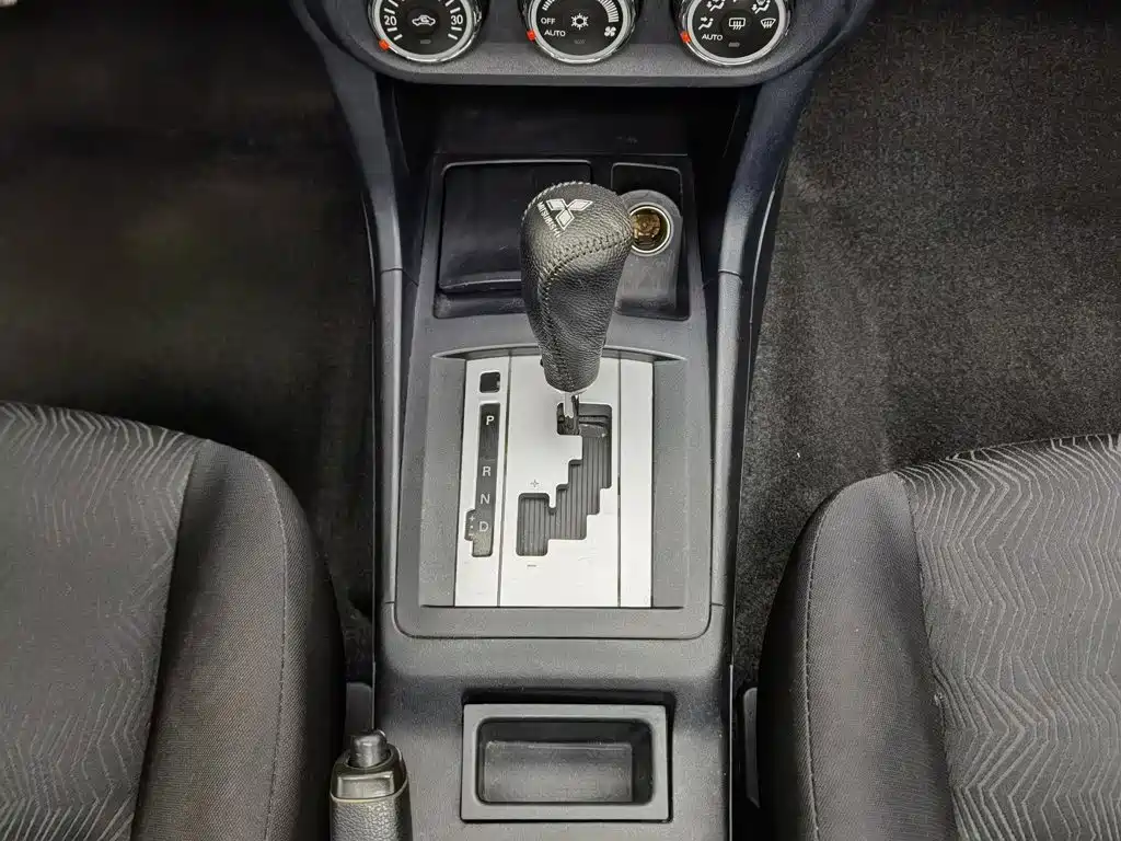 Mitsubishi Lancer EX — миниатюра 13