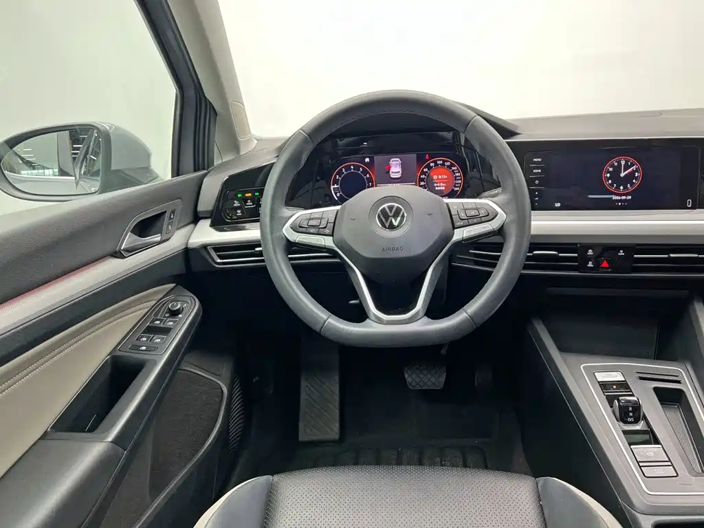 Volkswagen Golf — миниатюра 18