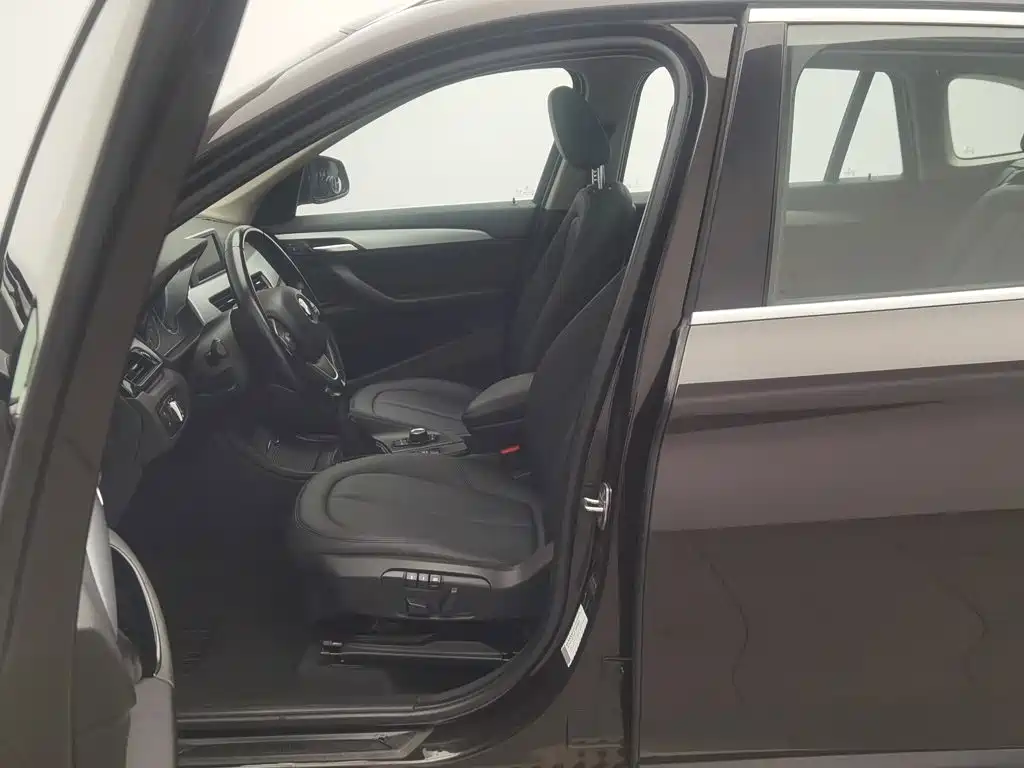 BMW X1 — миниатюра 10