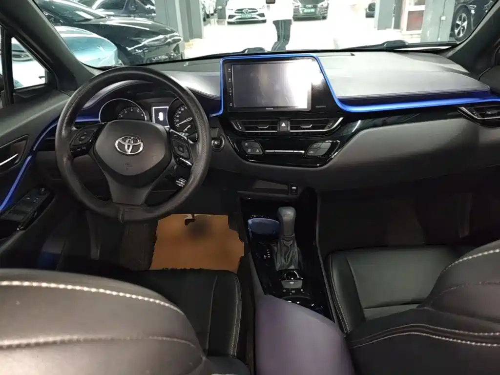 Toyota IZOA — миниатюра 6
